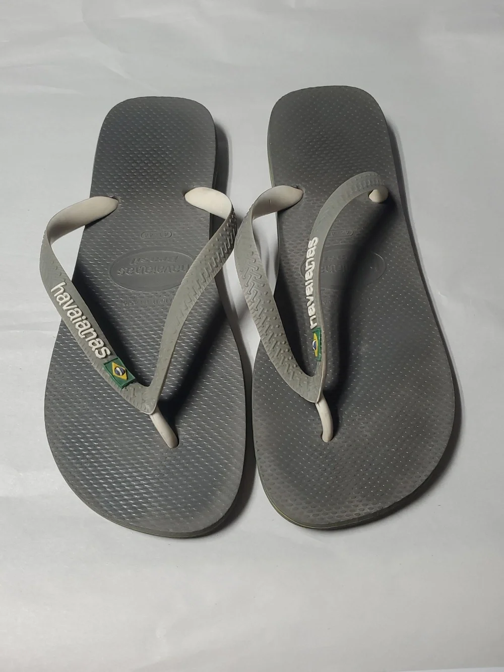 Havaianas Mens Brasil Logo-Embossed Rubber Flip Flops Size 10/11 Grey SummerSurf